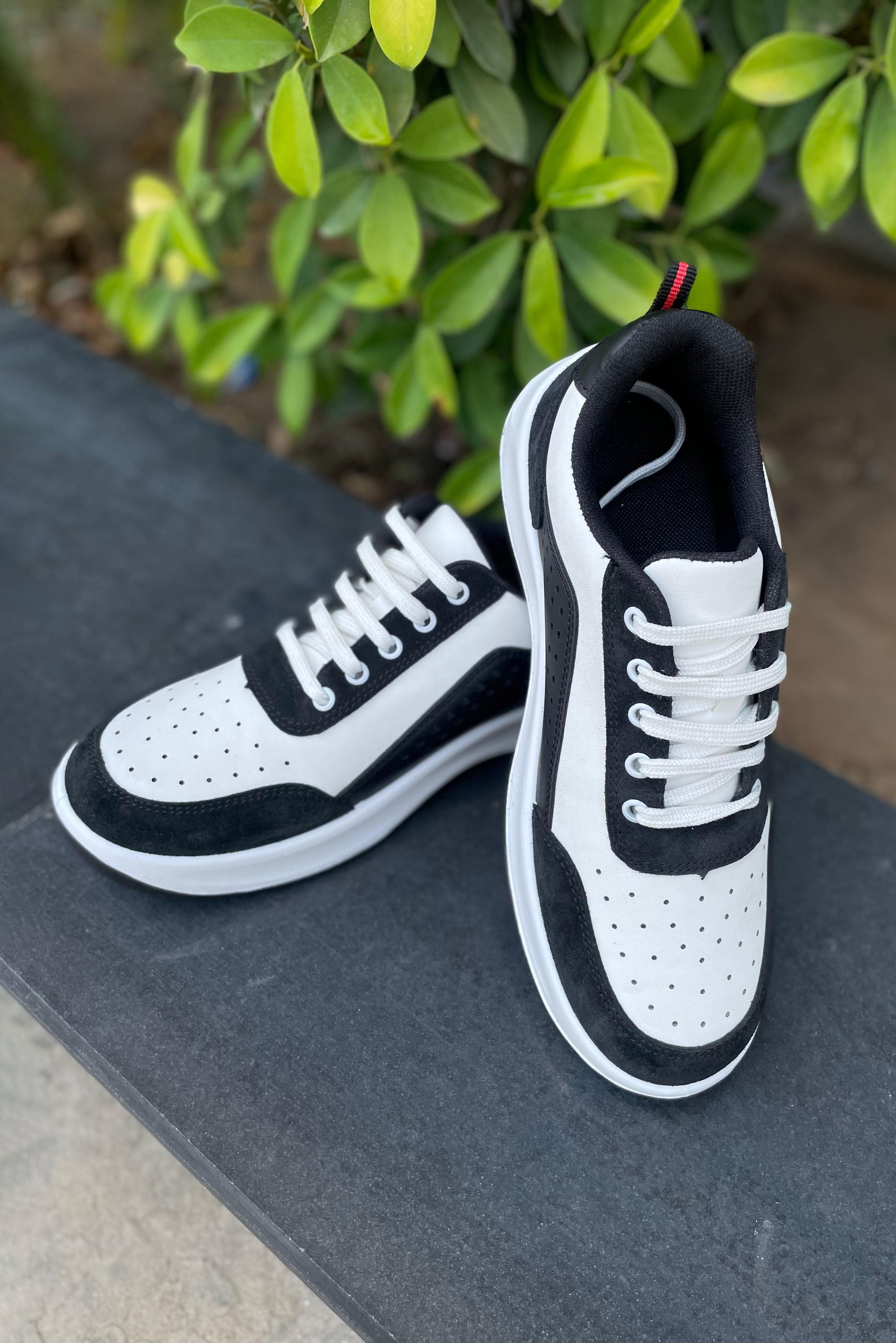 Colorblock Lace-up Sports Shoe